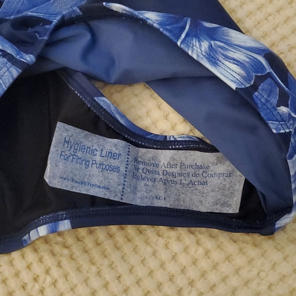 LA BLANCA | Navy Blue Floral Bikini. Sz. 6 - Picture 12 of 12